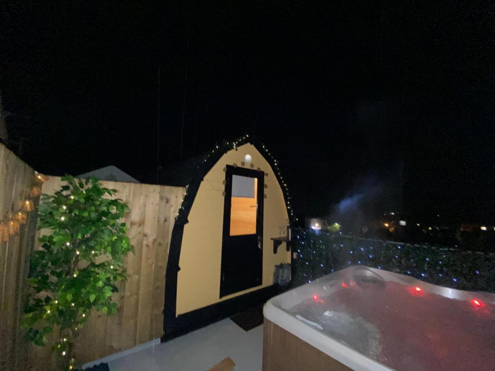 شقة Arch Pod & Hot Tub كارندوناه المظهر الخارجي الصورة